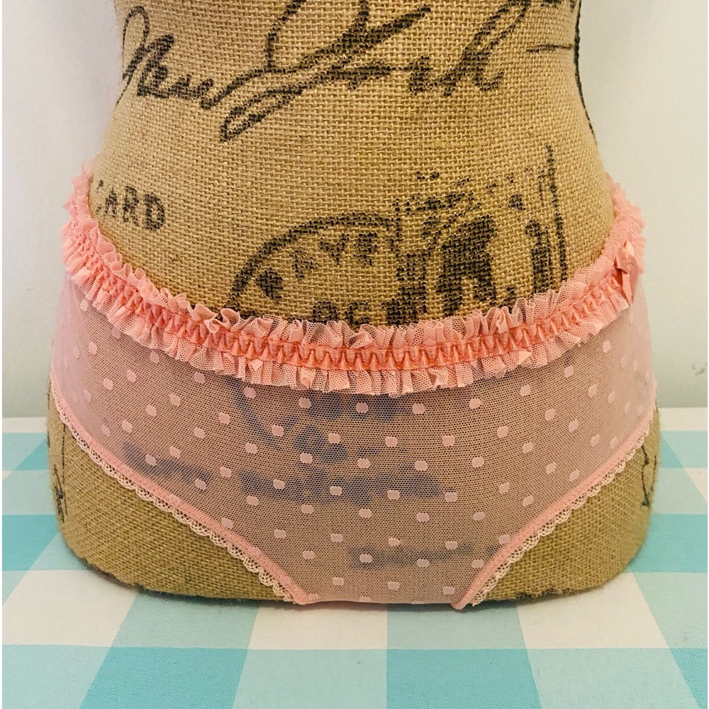 🎀NEW w/o TAGS VTG y2k Victoria’s Secret Angels Lace & Ruffle Panty - M🎀